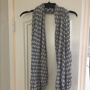 GAP Gray & White Polka Dot Scarf